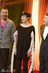 组图：孙俪为《甄嬛传》造势 造型多变赶场忙