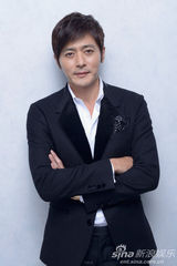 组图：章子怡张东健多伦多拍写真展魅力