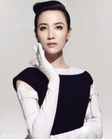 组图：小宋佳美妆大片复古魅惑 红唇雪肌风情