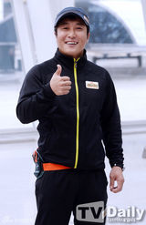 组图：EXO灿烈加盟《丛林法则》赴密克罗尼西亚