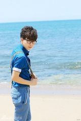 组图：胡夏清凉写真来袭 10日北京签售会歌迷