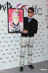 组图：容祖儿靓丽出席活动 郭富城自曝偶像