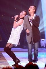 幻灯图：胡杏儿肉色束腰示人 似真空上阵极度抢镜