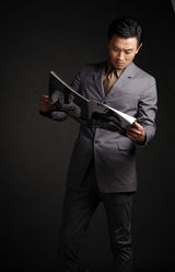 组图：蒋毅率性写真演绎都市质感型男