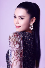 组图：韩丹彤生日写真转型御姐迎接新挑战