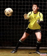 组图：宥胜发片唱情歌 张钧甯相助合拍MV