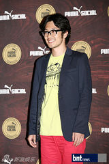 组图：韩星李孝利张赫等出席服饰品牌庆祝晚会