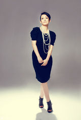 组图：秦海璐登时尚封面 梦幻写真尽显妩媚性感