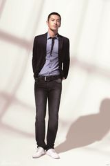组图：黄晓明初夏广告写真 造型阳光清爽气质百变