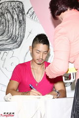 组图：吴建豪金钟落榜 暂停拍剧当编剧