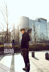 明星爱街拍：李易峰都市型男街拍秀大长腿Style