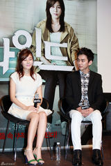 高清图：《Blind》举办发布会 金荷娜与俞承浩出席