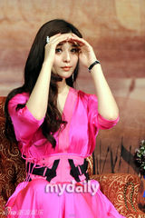 组图：《杨贵妃》釜山发布会 范冰冰粉裙抢眼