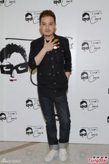 组图：邓丽欣遭催婚 赵雅芝否认与汪明荃不和