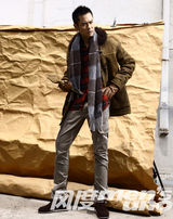 组图：郑嘉颖秋日户外大片 时尚休闲型酷不羁