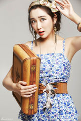 组图：杜晓婷褪去匪气巧笑嫣然 娇俏可人玩转森女系