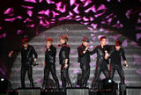 高清图：2PM等出席CYWORLD盛典 活力四射精彩献唱