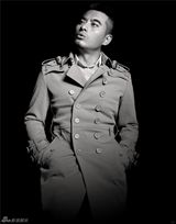 组图：陈龙新写真贴近武松形象 硬汉气质十足 