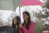 组图：张惠妹民族风情游台湾 唱古调雨势减小