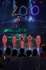 高清组图：网络春晚首次录制 郭书瑶邵夷贝美女PK