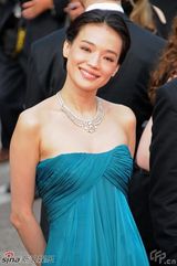 高清组图：舒淇闪耀戛纳红毯 摇曳生姿秀雪肌