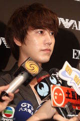 高清组图：SJ-M八缺一现身台湾 引发歌迷混乱