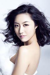 组图：张馨心性感写真 冰肌玉骨不失俏皮