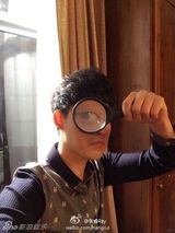 组图：愚人节恶搞 陈坤学小狗袁弘戴惊悚面具