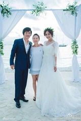 组图：刘芸晒婚礼现场照 与郑钧甜蜜拥吻