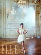 组图：张雨绮封面大片高贵典雅展御姐风范