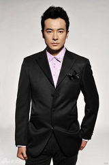 组图：于波时尚大片高贵儒雅彰显型男本色