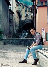 组图：邓超登《ELLE MEN睿士》封面 展率性明亮本色