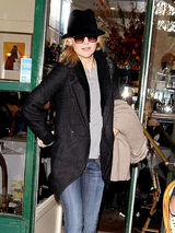 幻灯：皮特东京亮相 《天伦》两女星纵情相拥