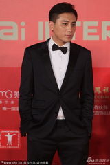 组图：《警察故事2013》成龙携刘烨景甜亮相