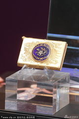 组图：梅艳芳生前珍藏珠宝首饰曝光