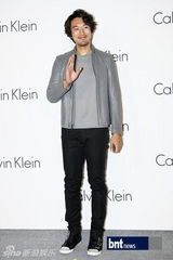 组图：EXO朴施厚等众星出席某服饰品牌展示会