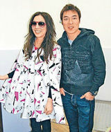 组图：许志安郑秀文传十月大婚 密会家人谈婚事