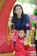 组图：苟芸慧望马年有桃花 盼买房与家人同住