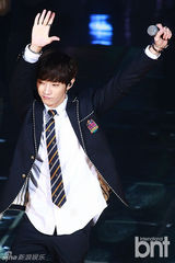 组图：韩团B1A4办“家乡巡演”演绎多彩魅力