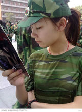 组图：90后人大女生裸模苏紫紫写真