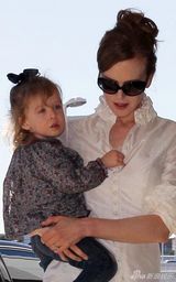 策划：明星宝宝着装大PK 小七苏瑞领衔萌妹子