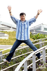 组图：成龙逛台北花博心情大好 向阮经天建言