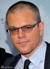 组图：马特-达蒙携妻亮相《应许之地》纽约首映