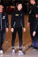 组图：金妍儿德国花样滑冰比赛夺冠返回韩国