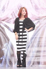 组图：“神木与瞳”黄美珍单飞发片