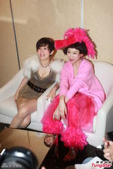 组图：陈奕迅加盟《金鸡》 吴君如秀事业线