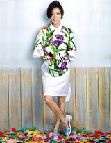 组图：王珞丹演绎花样柔情 让阳光洒进生活