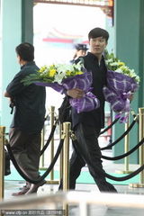 组图：田华于洋韩三平葛优冯巩唐国强等送别陈强