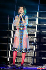 组图：伍佰花朵舞high翻 田馥甄变女神唱压轴