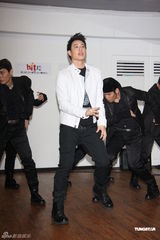 高清：潘玮柏新造型首度曝光 对蔡依林selina有好感